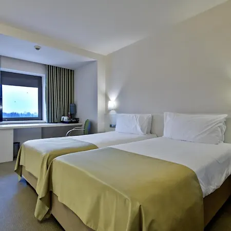 Hotel Ramada Plaza By Wyndham Convention Center 4*