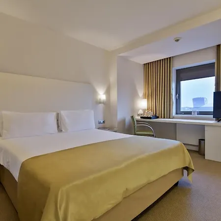 Ramada Plaza By Wyndham Convention Center 4*