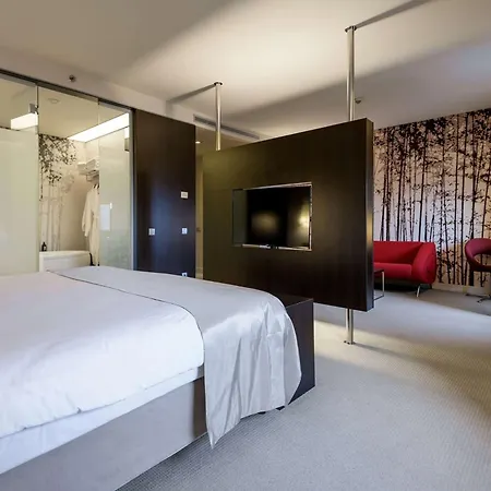Ramada Plaza By Wyndham Convention Center 4*