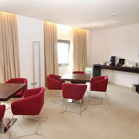 Hotel Ramada Plaza By Wyndham Convention Center 4*