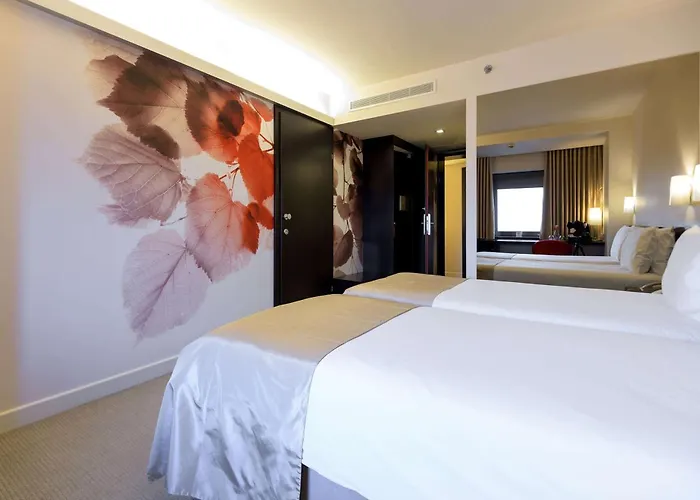 Hotel Ramada Plaza By Wyndham Convention Center Boekarest