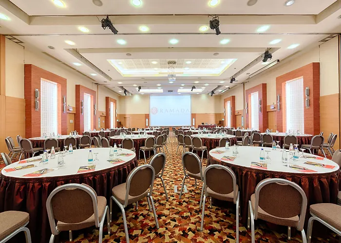 Ramada Plaza By Wyndham Convention Center 4*