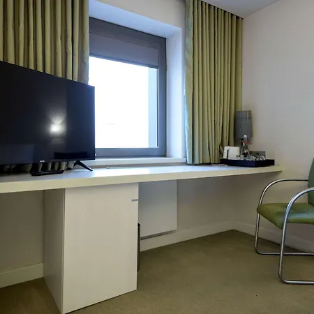 Ramada Plaza By Wyndham Convention Center מלון בוקרשט