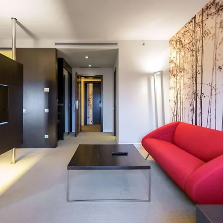 Ramada Plaza By Wyndham Convention Center ホテル