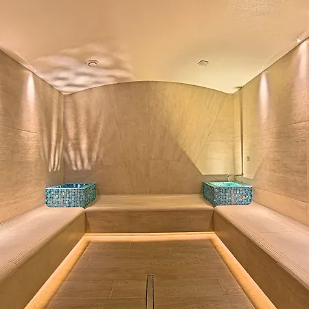 Ramada Plaza By Wyndham Convention Center Hotel 4*