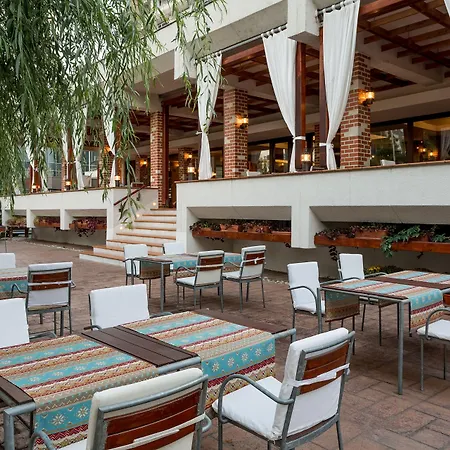 Ramada Plaza By Wyndham Convention Center 4*