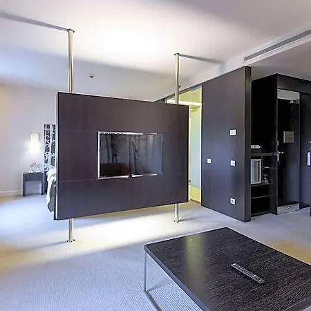 Hotell Ramada Plaza By Wyndham Convention Center 4*