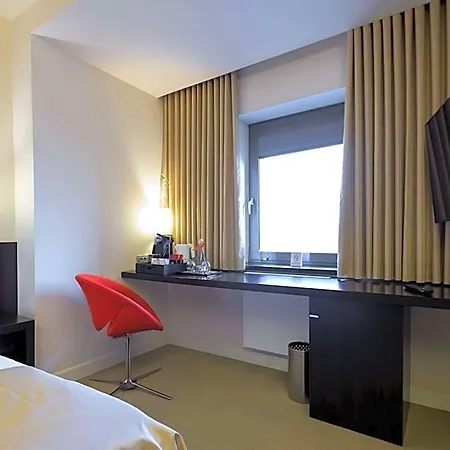 Hotell Ramada Plaza By Wyndham Convention Center Bukarest