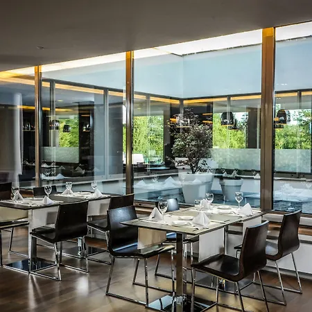 Hotel Ramada Plaza By Wyndham Convention Center 4*