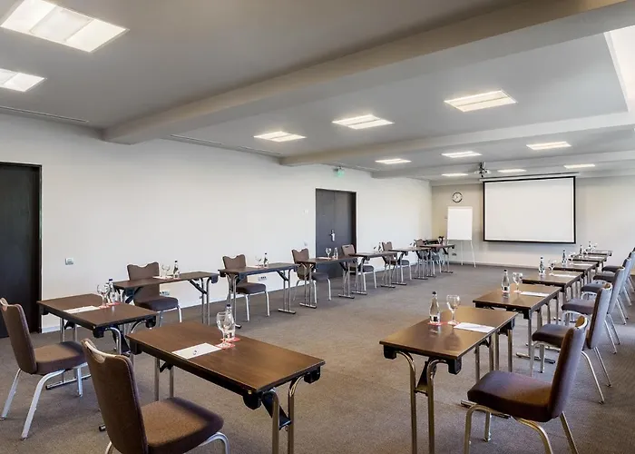 Ξενοδοχείο Ramada Plaza By Wyndham Convention Center 4*