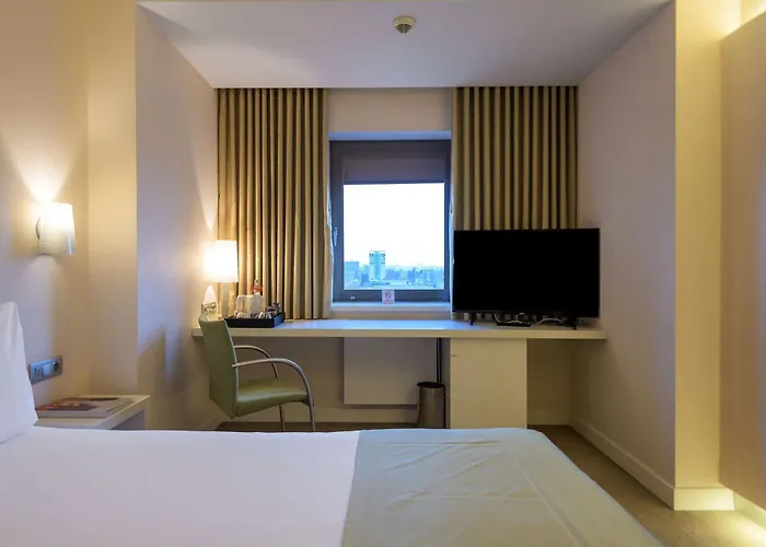 Ramada Plaza By Wyndham Convention Center 4*
