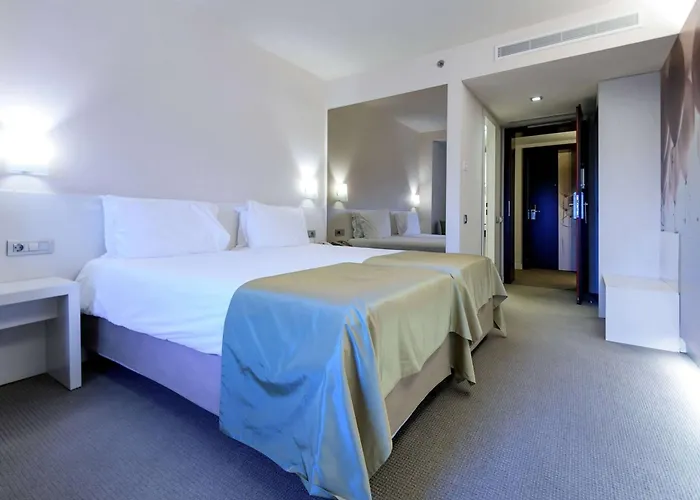 Ramada Plaza By Wyndham Convention Center Hotel