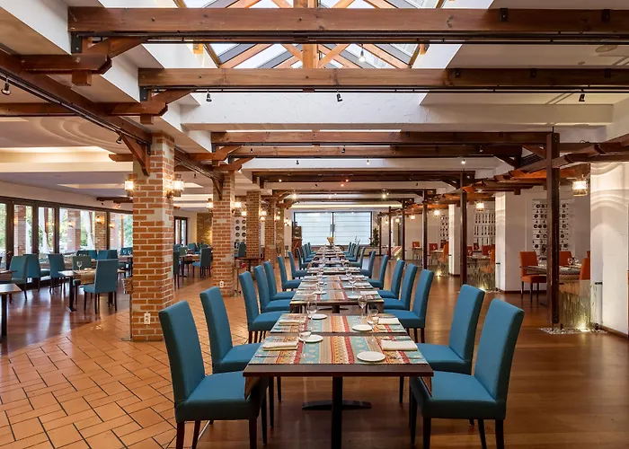 Ramada Plaza By Wyndham Convention Center Hotel 4*